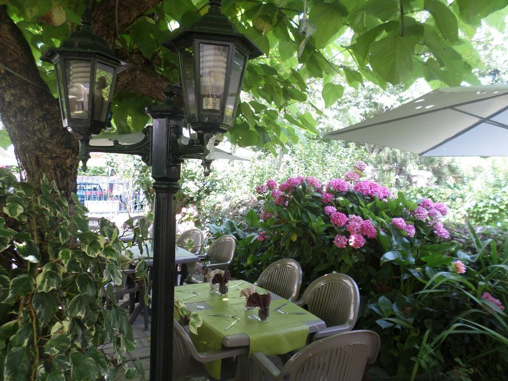 Appart'Hotel Les Tilleuls Saint-Macaire Екстериор снимка