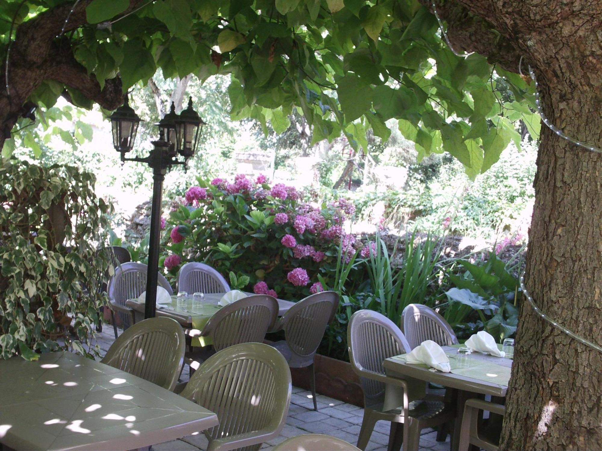 Appart'Hotel Les Tilleuls Saint-Macaire Екстериор снимка