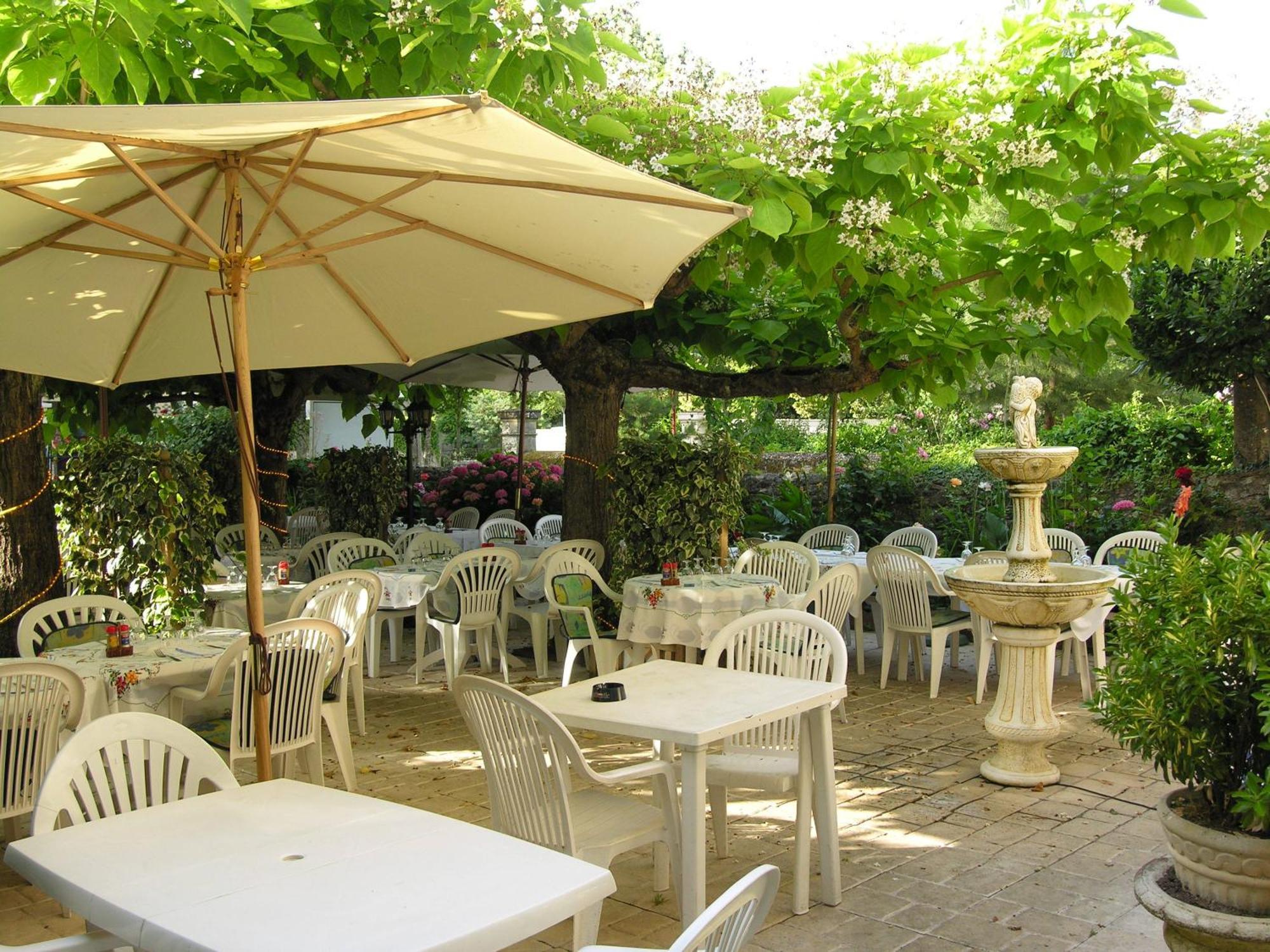 Appart'Hotel Les Tilleuls Saint-Macaire Екстериор снимка